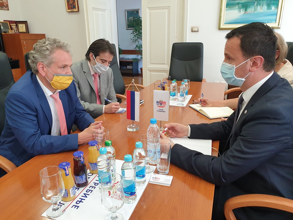 Градоначелник Ћурић разговарaо са шефом Делегације ЕУ Јоханом Сатлером
