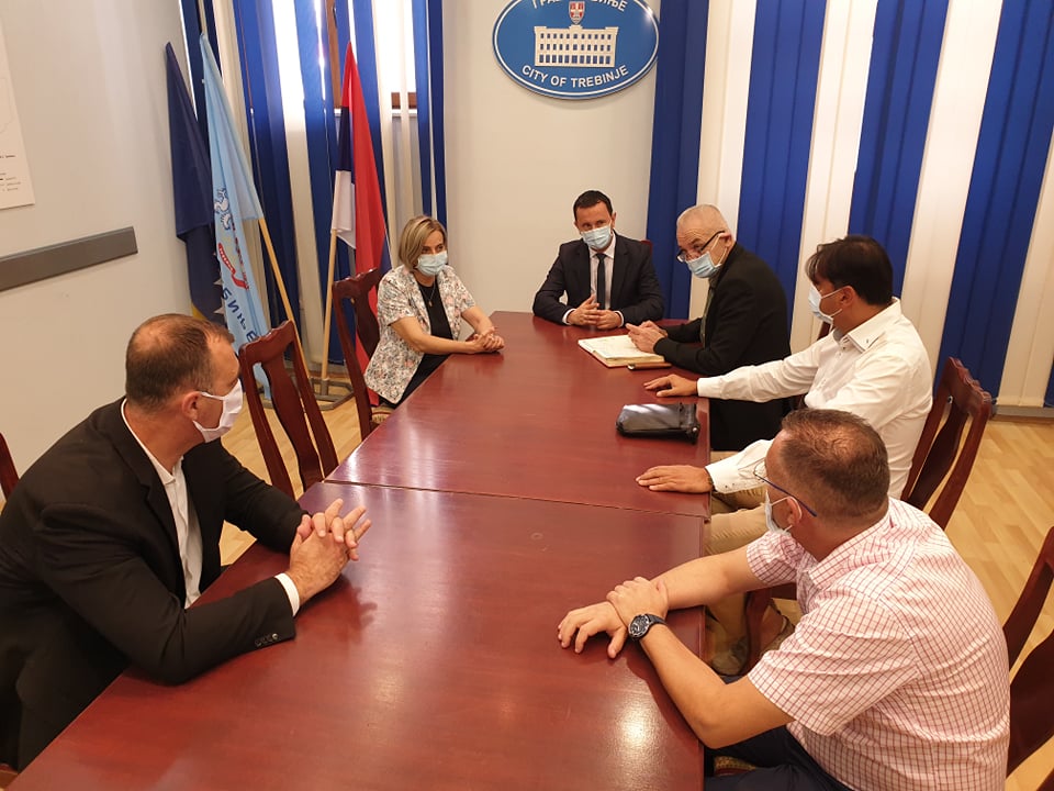 Град обезбиједио заштитне маске за све требињске основце