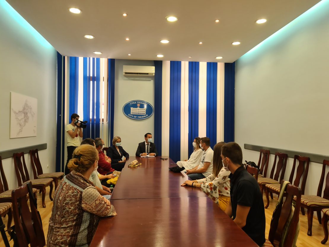 Градоначелник организовао пријем за учеснике Међународне сликарске колоније „Ластва“