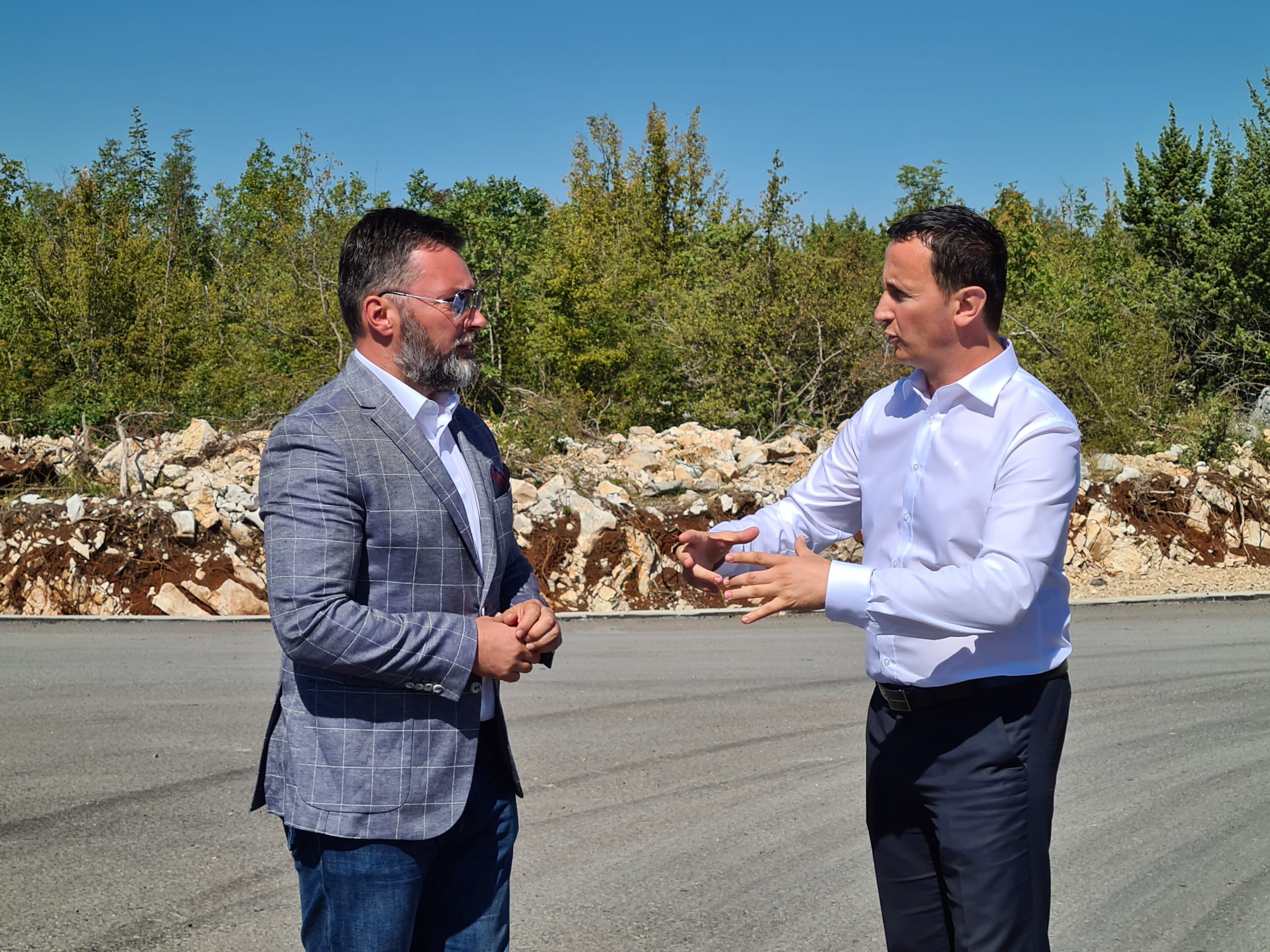 Ћурић и Кошарац обишли локалитет будуће Слободне зоне Требиње