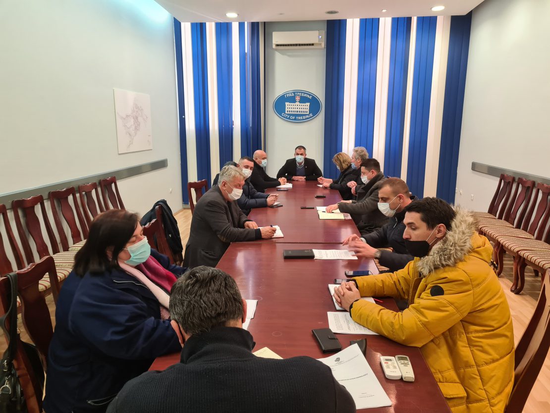 Надлежне службе спремне за случај јачих сњежних падавина