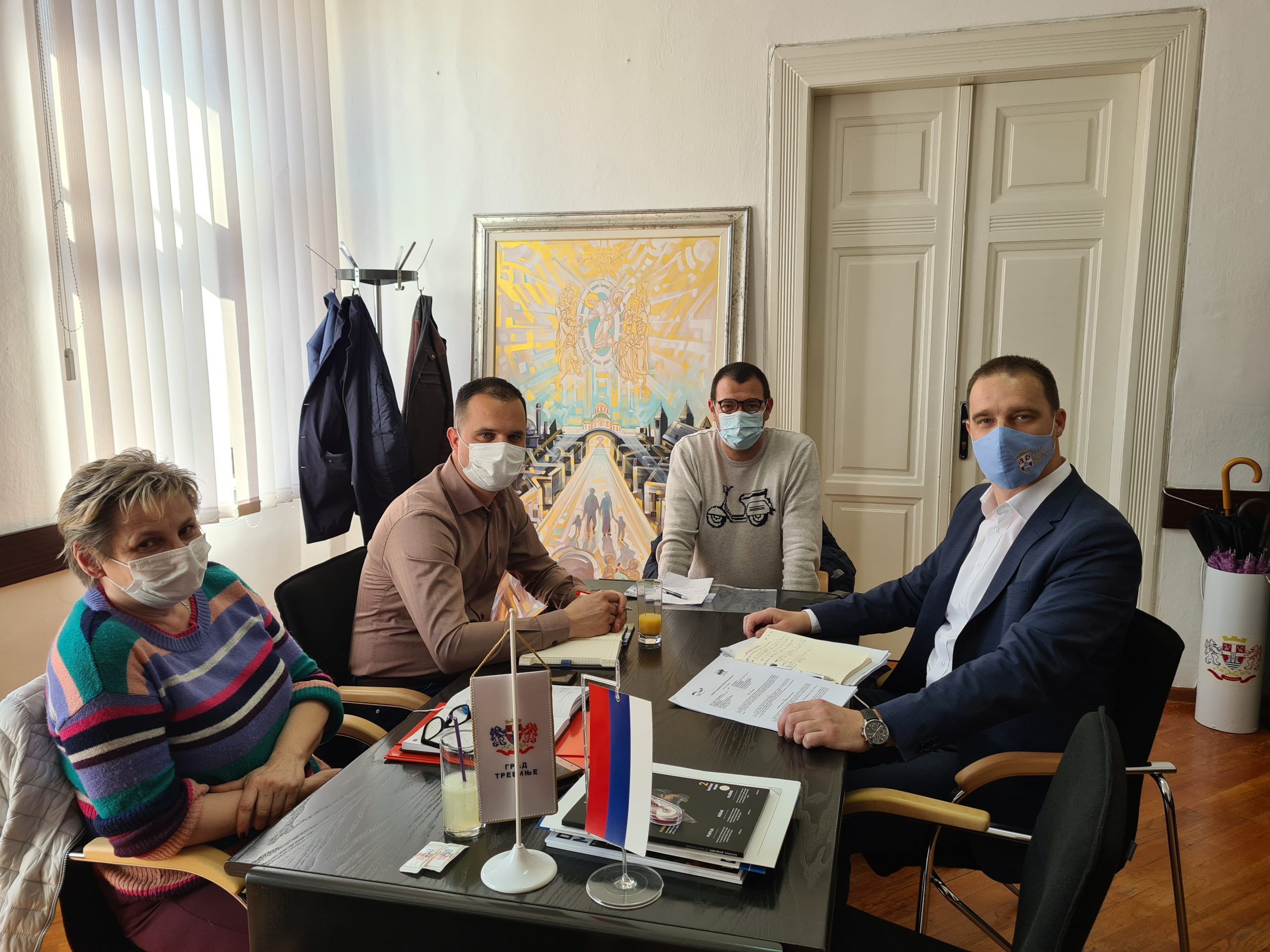 Представници Града Требиња и организације „HELP“ разговарали о имплементацији пројекта социо-економске подршке