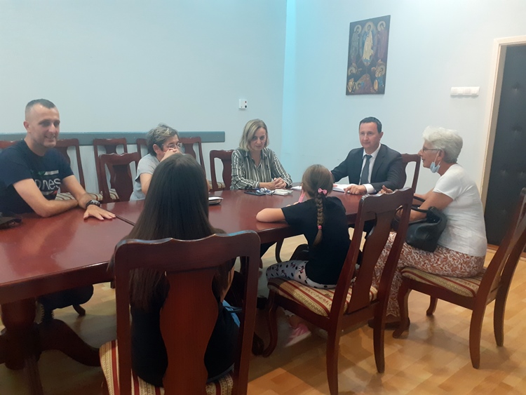 У Градској управи уприличен пријем за хранитељске породице – подијељена хуманитарна средства прикупљена у оквиру Колоније „Коло“