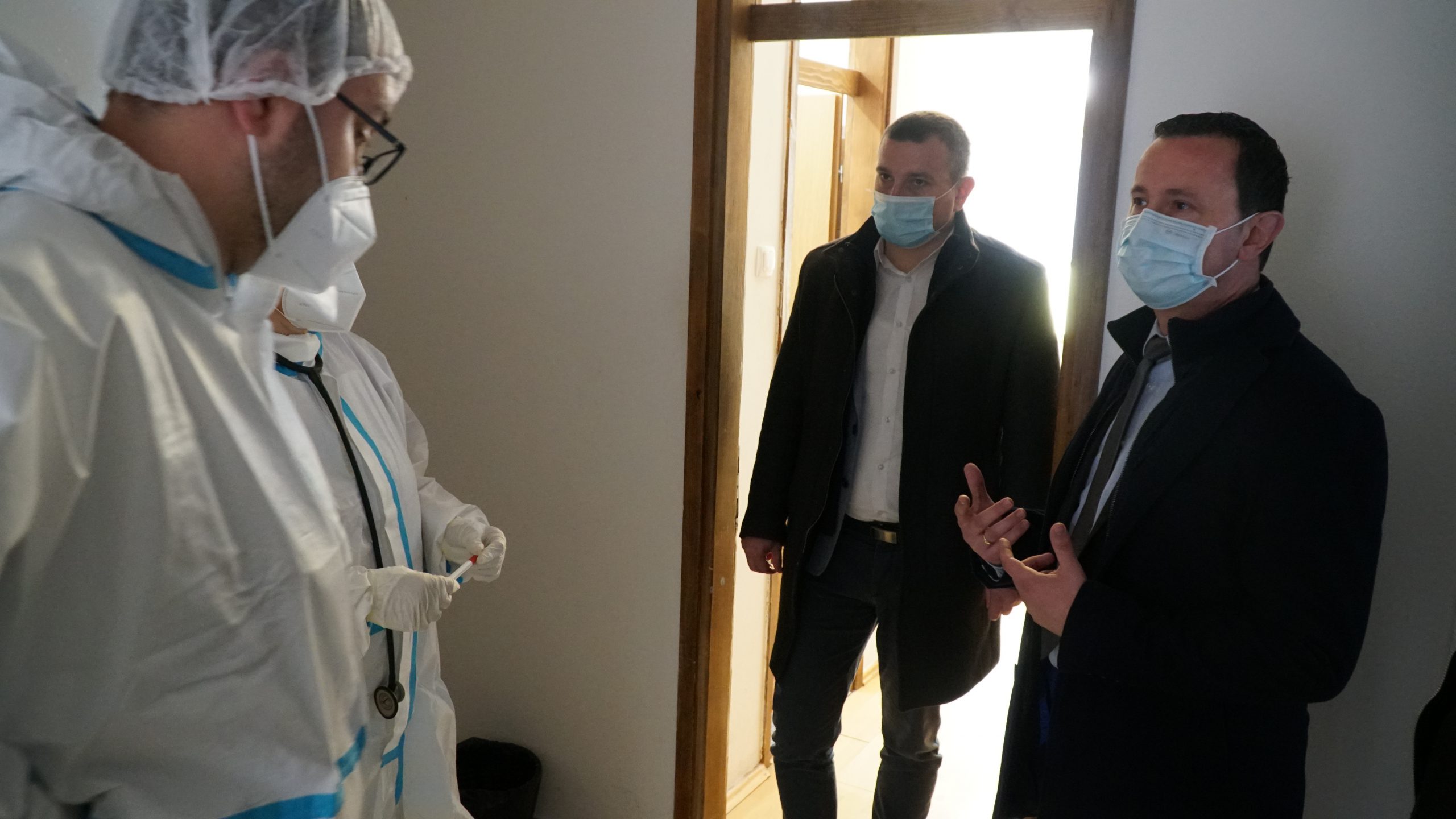 Градоначелник разговарао са медицинским тимом у Дому ученика – Услови за ковид пацијенте бољи