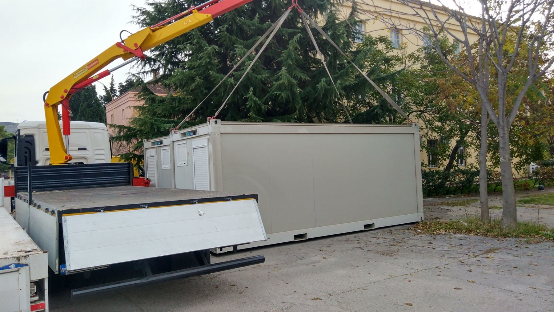 Допремљена два контејнера за потребе Болнице и Дома здравља Требиње