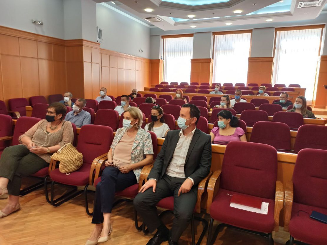 Град Требиње и Фондација Хелветас потписали споразум о јачању капацитета и веза између привреде и образовања