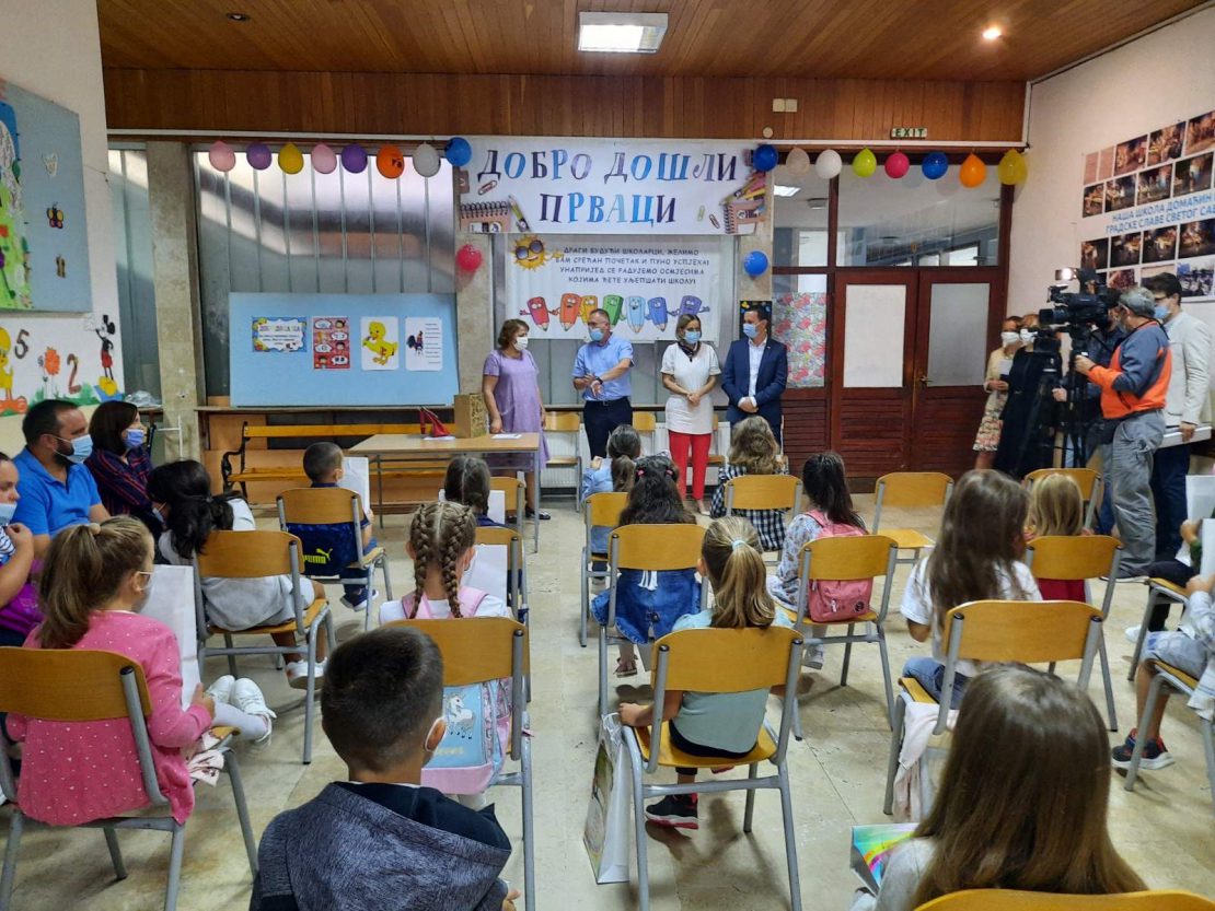Gradonačelnik poželio srećan početak školske godine – Pokloni za prvačiće, osnovce i djecu iz socijalno ugroženih kategorija