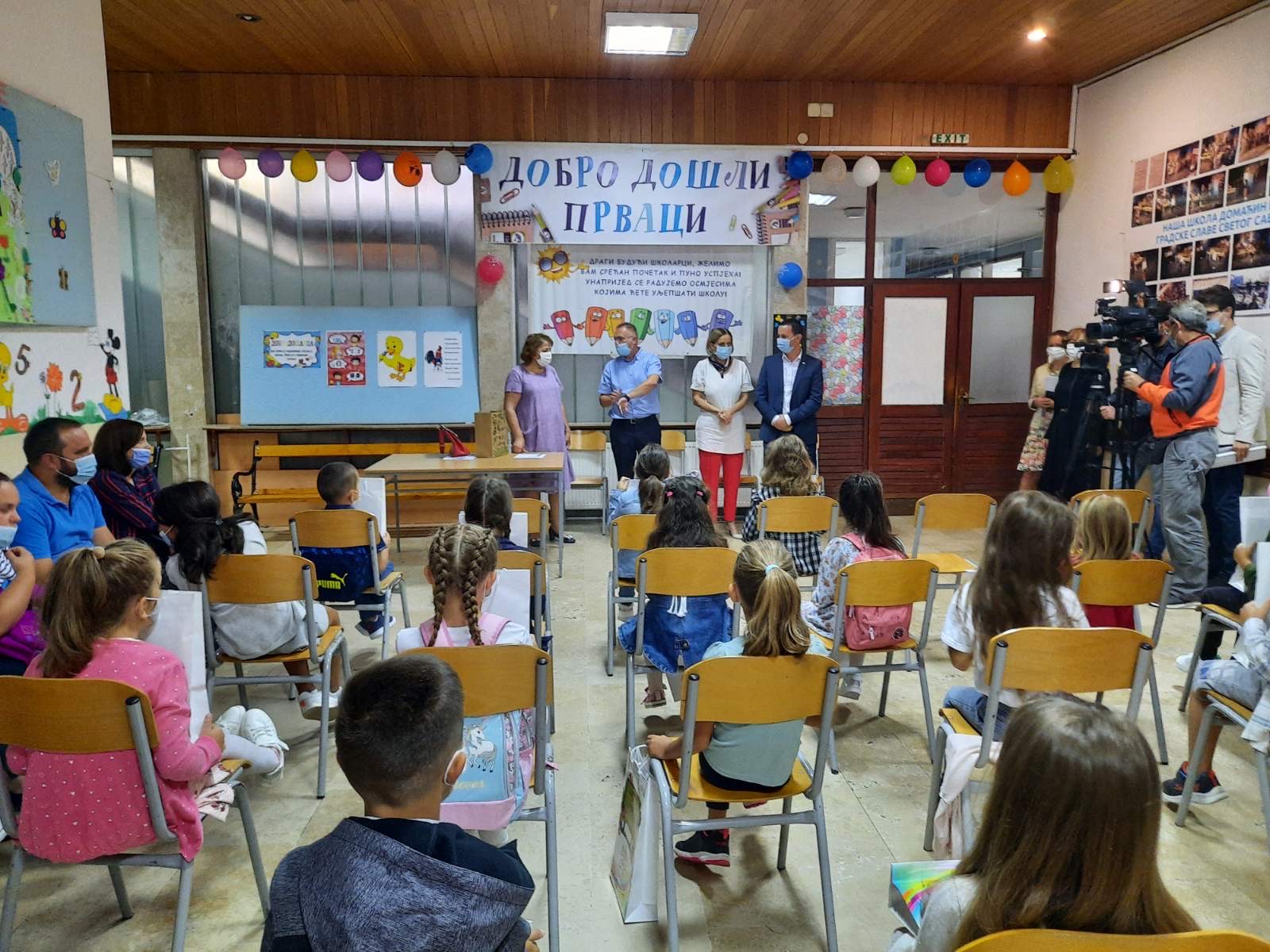 Градоначелник пожелио срећан почетак школске године – Поклони за првачиће, основце и дјецу из социјално угрожених категорија