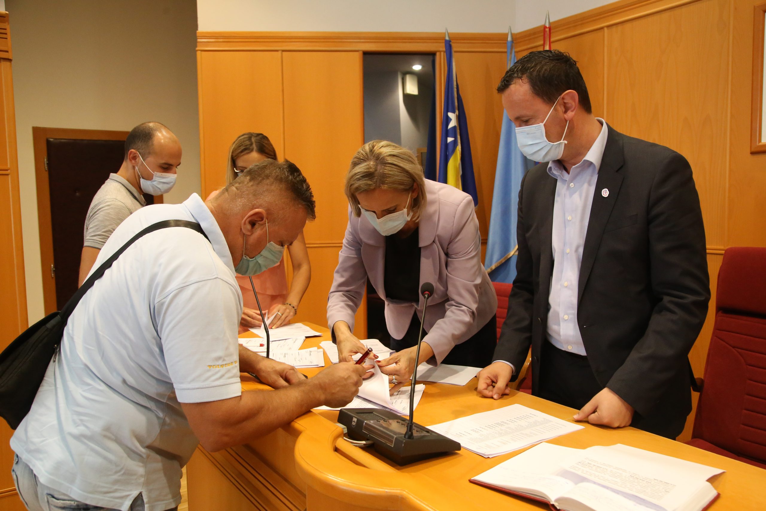 Упркос ситуацији са корона вирусом, Град подржао лица која започињу бинис средствима од 215 хиљада КМ