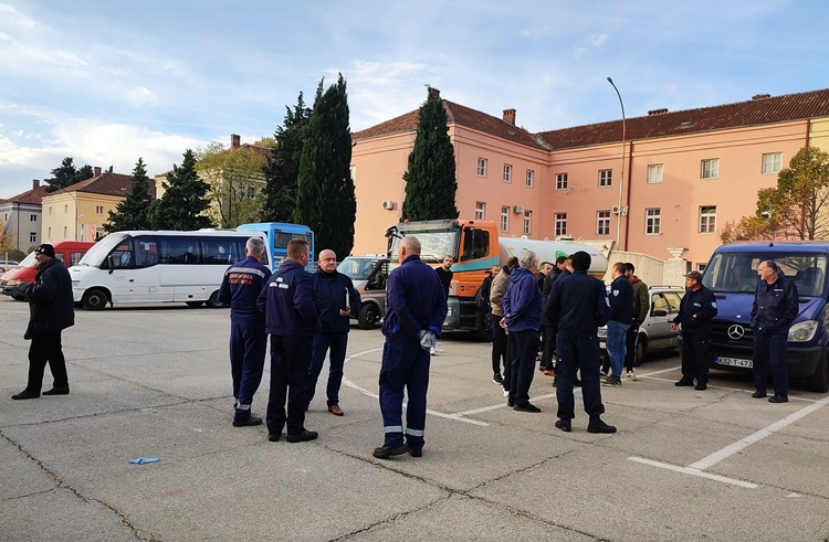 Велика акција чишћења – Око 250 људи на улицама за чистије Требиње