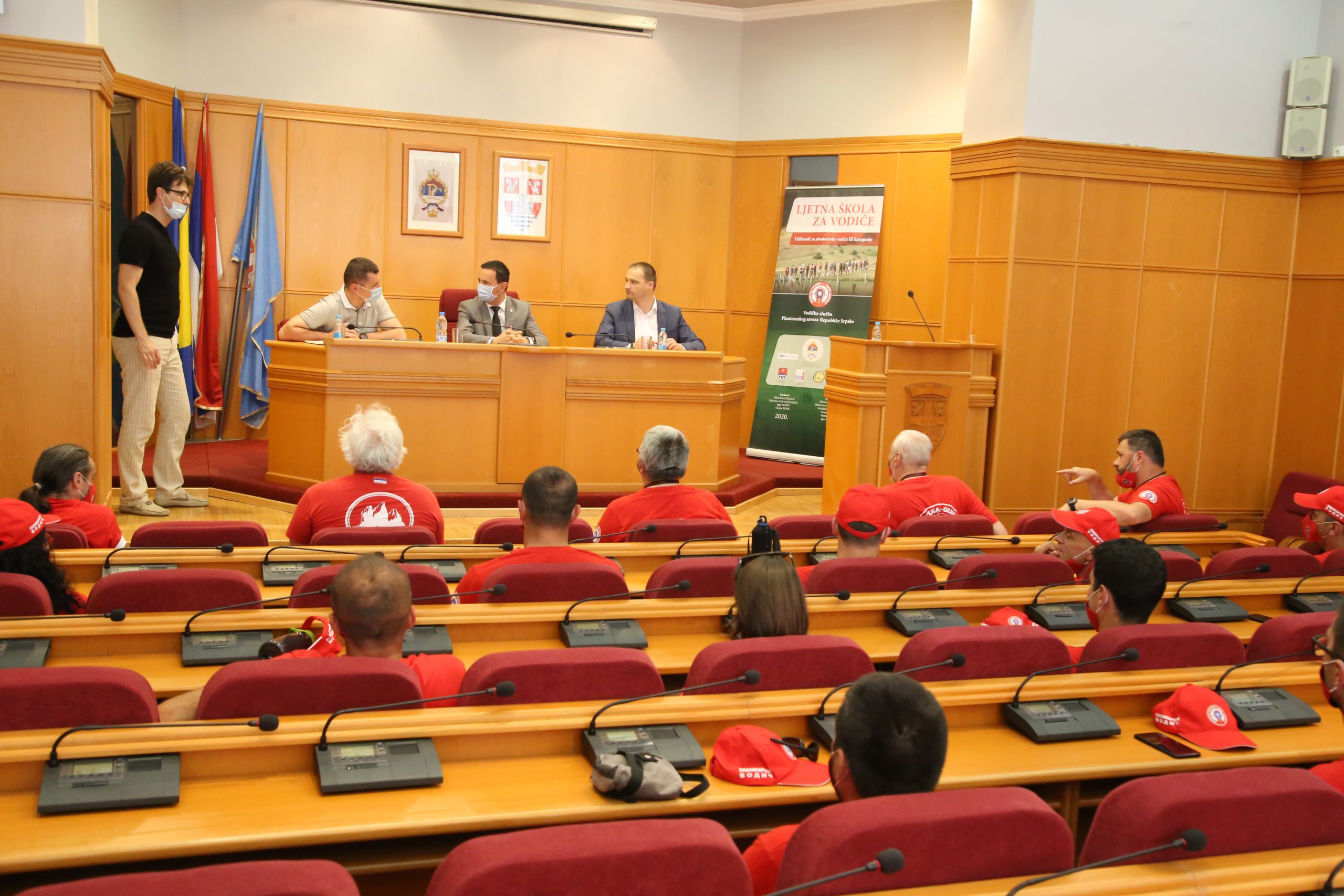 Grad Trebinje i Fondacija Helvetas – Počela obuka za planinarske vodiče u Trebinju