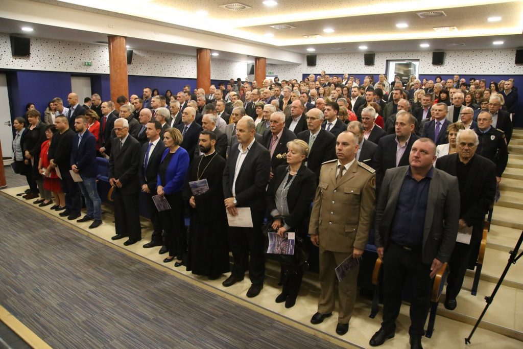 Отворен Сајам меда и вина, градоначелник угостио пријатеље Града