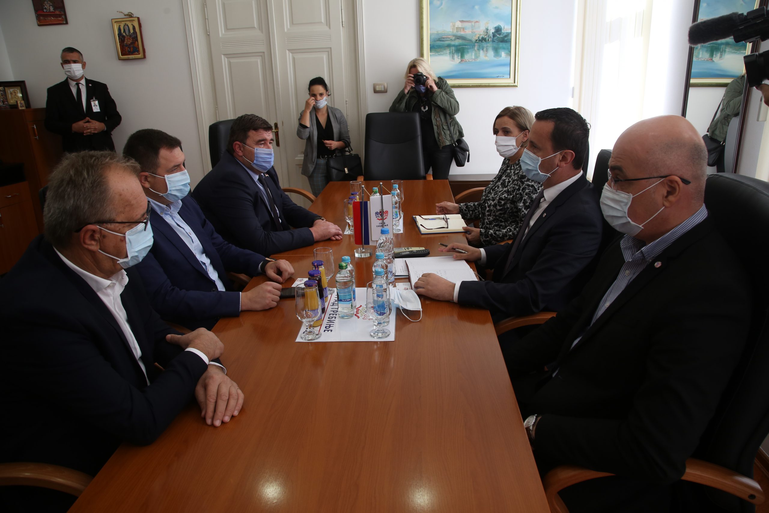 Састанак: Ћурић и Лучић – 48 избјеглих и расељених породица на подручју Требиња ускоро добија станове