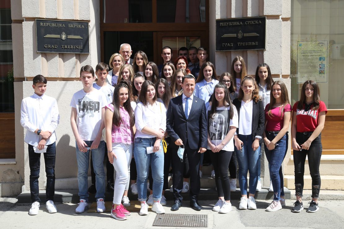 Najbolji trebinjski učenici na prijemu u Gradskoj upravi – Oni su ponos svih nas