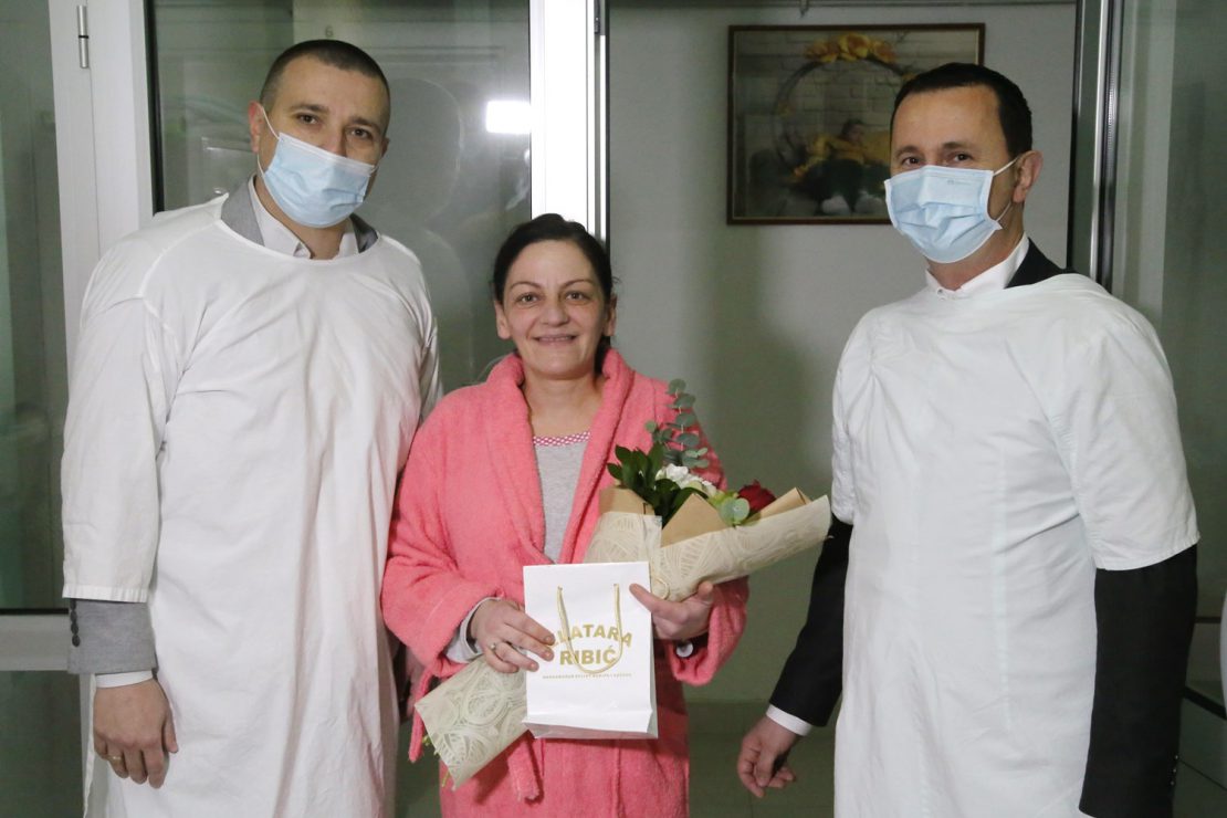 Ћурић прворођеној беби даровао златник