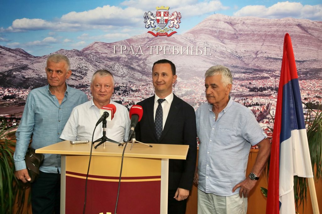 Градоначелник Ћурић разговарао са свјетским велемајстором у шаху Анатолијeм Карповим