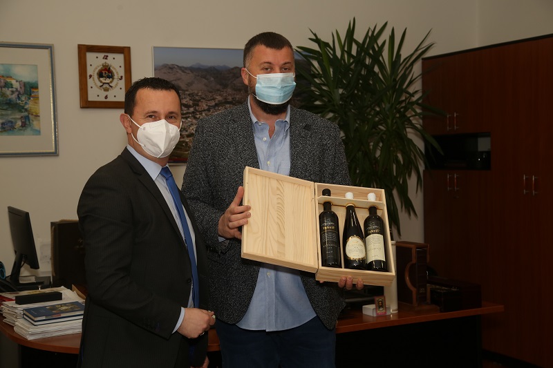 Градоначелник Ћурић организовао пријем за Радована Вукоја