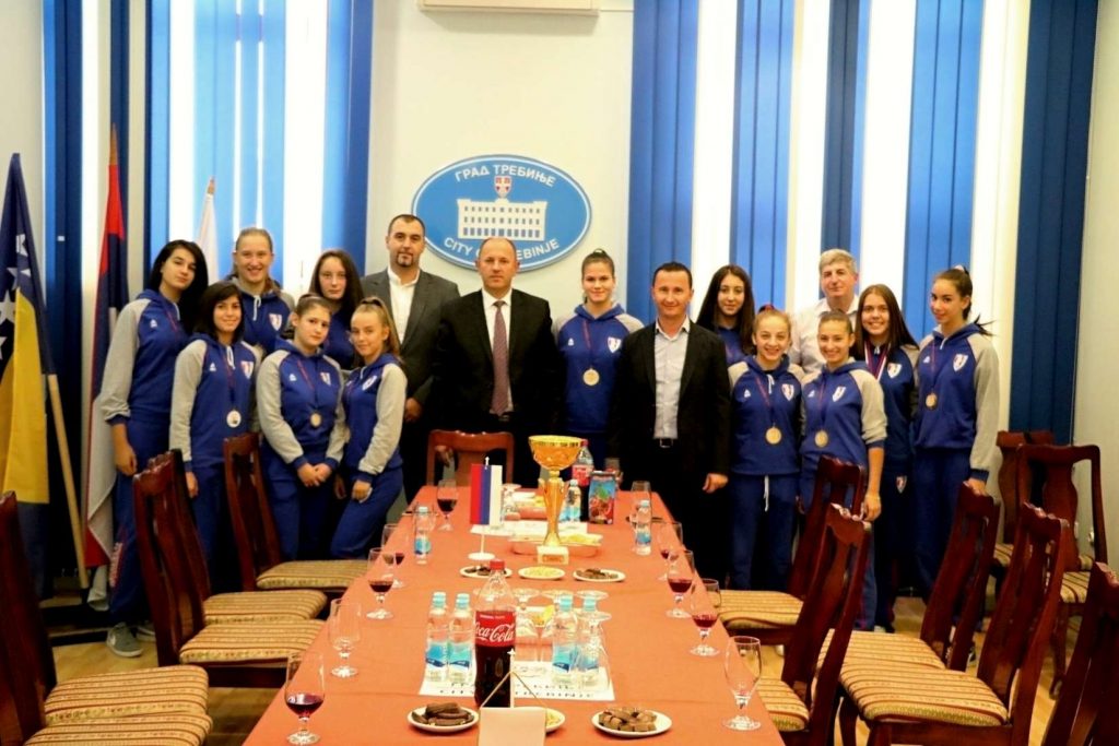 Женски кошаркашки клуб Требиње 03 на пријему код Градоначелника