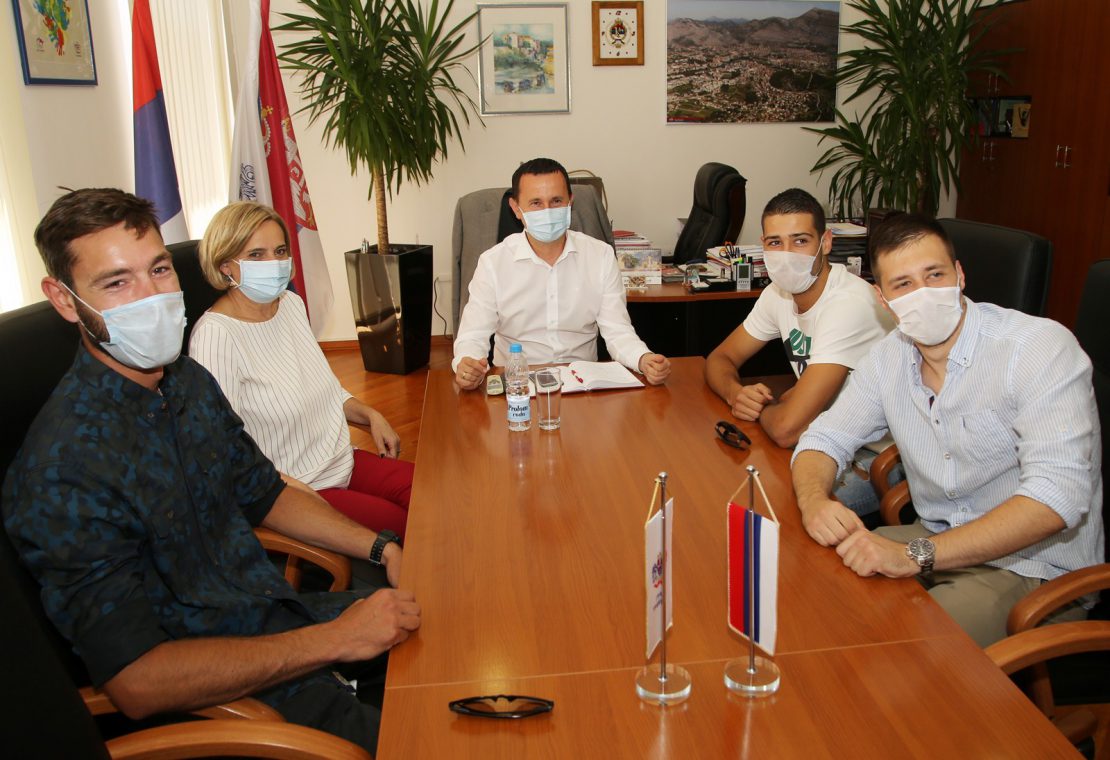 Градоначелник Ћурић примио храбре суграђане који су спасили жену из Требишњице