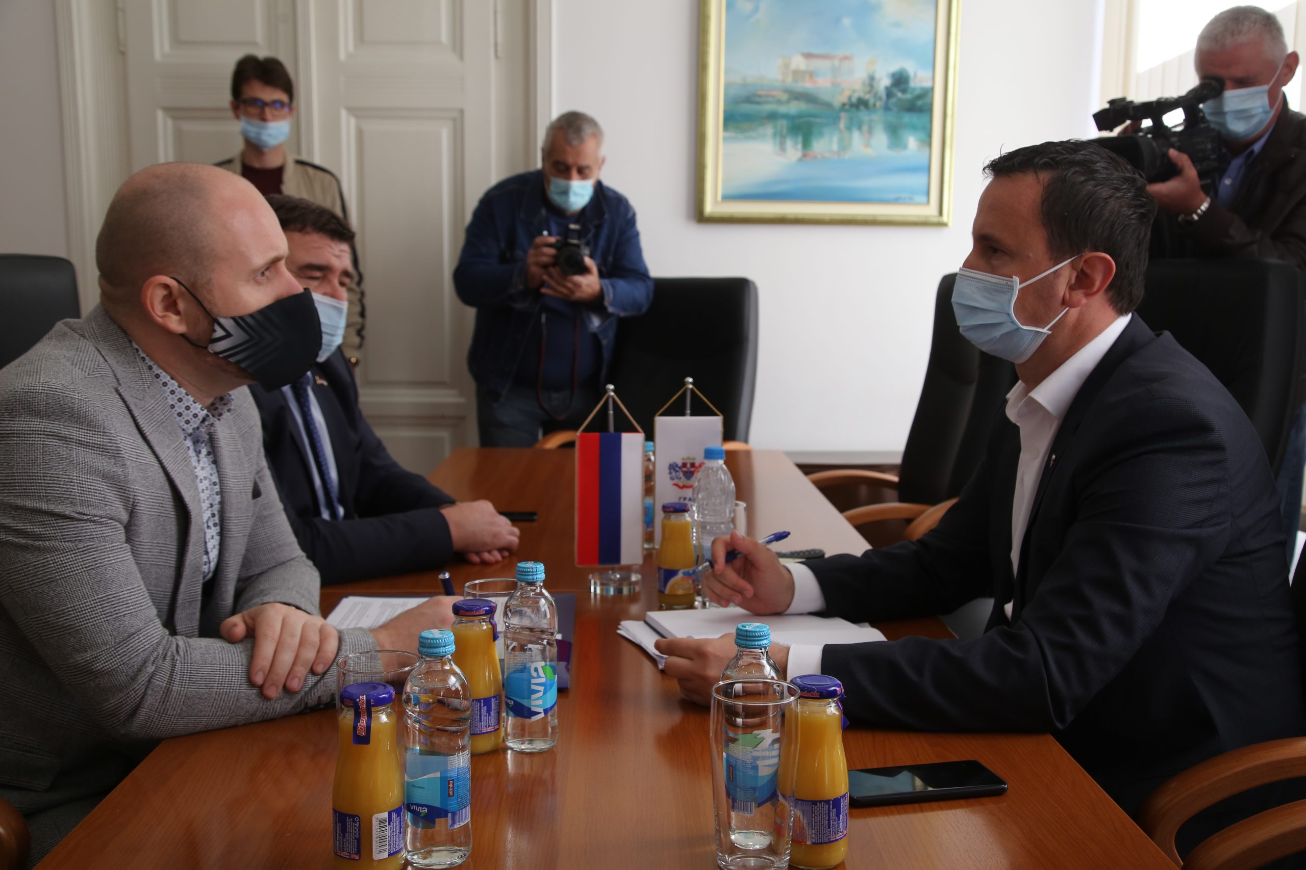 Састанак Ћурић-Аћић: Потписан уговор о санацији путне инфраструктуре у Петровом Пољу