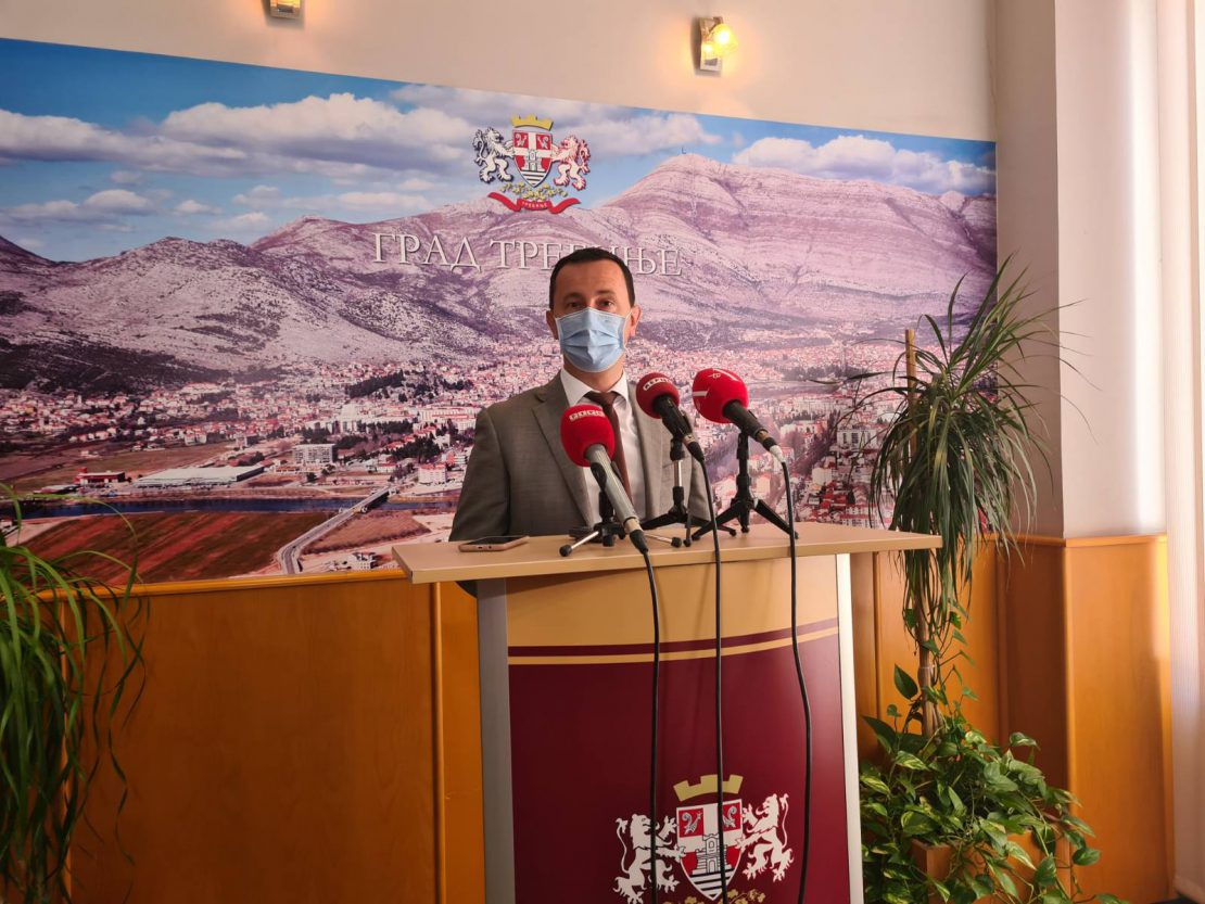 Град наградио здравствене раднике који су радили на ковид одјељењима