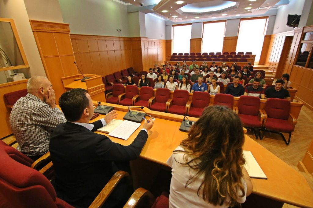 Најбољи студенти на пријему код градоначелника