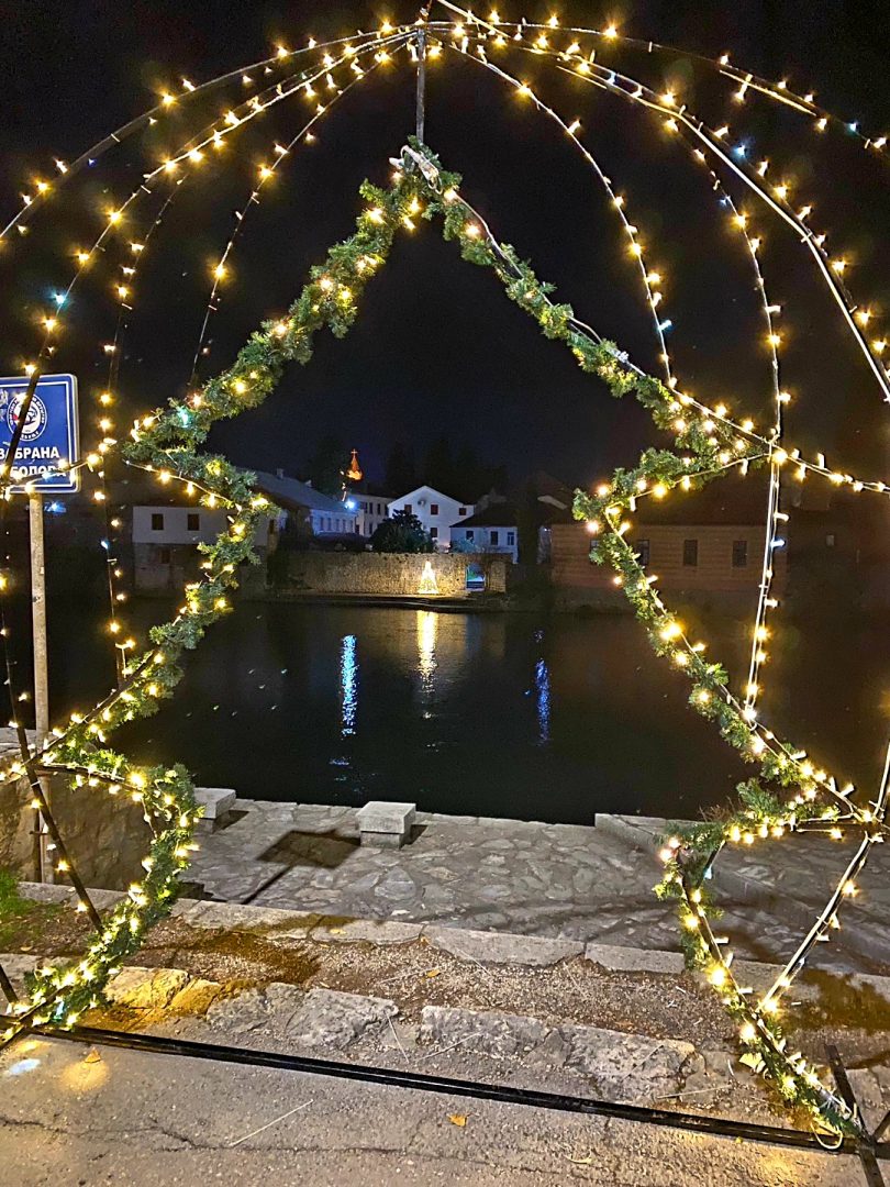 Требињска празнична чаролија на улицама града