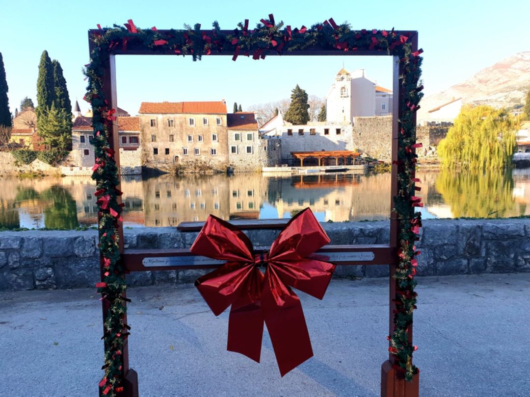 Најава – Дочек дјечије Нове године 31.12. под платанима