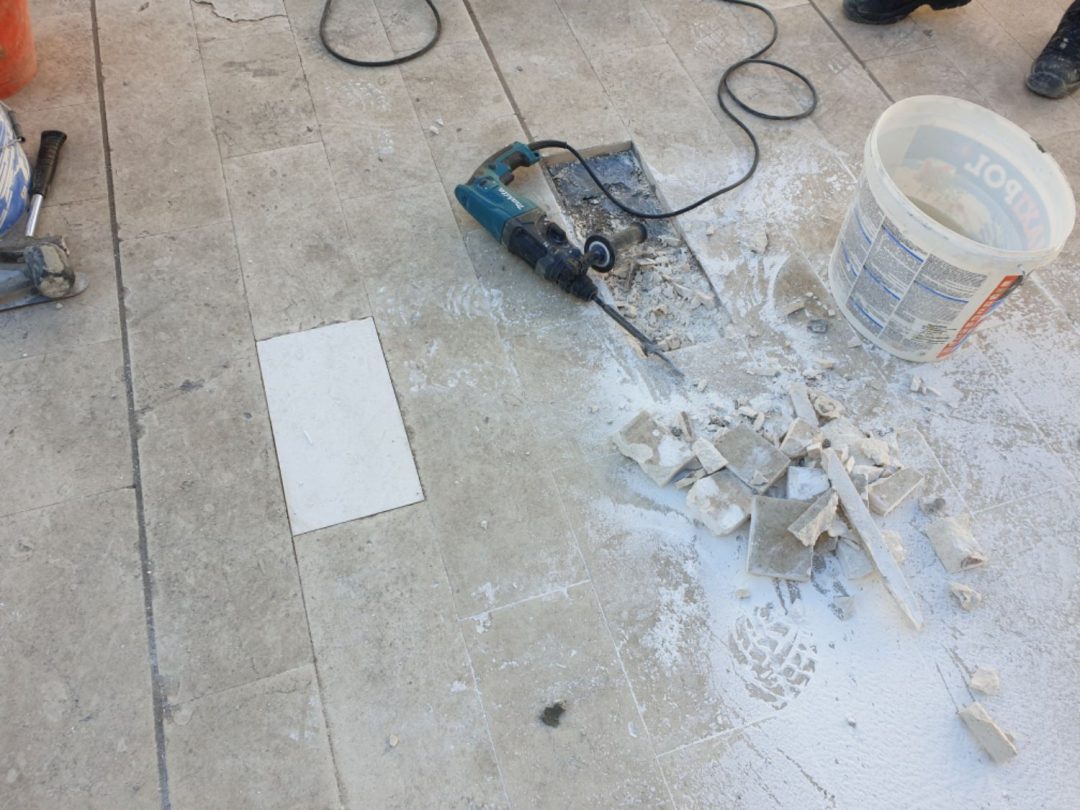 Почела замјена оштећених плоча у Дучићевој улици