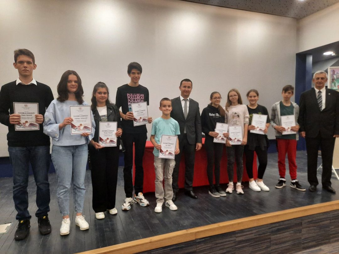 Уручене награде за најбоље радове литерарно-ликовног конкурса у част 30 година ВРС