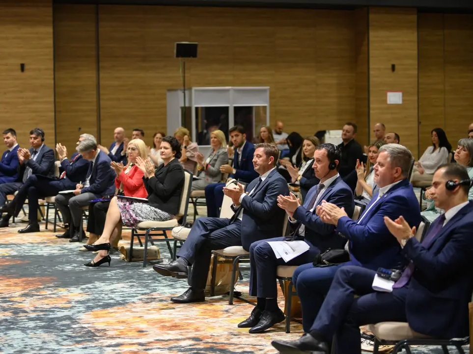 Градоначелник Ћурић на форуму „Имовина јединица локалне самоуправе – потенцијал одрживог локалног развоја“