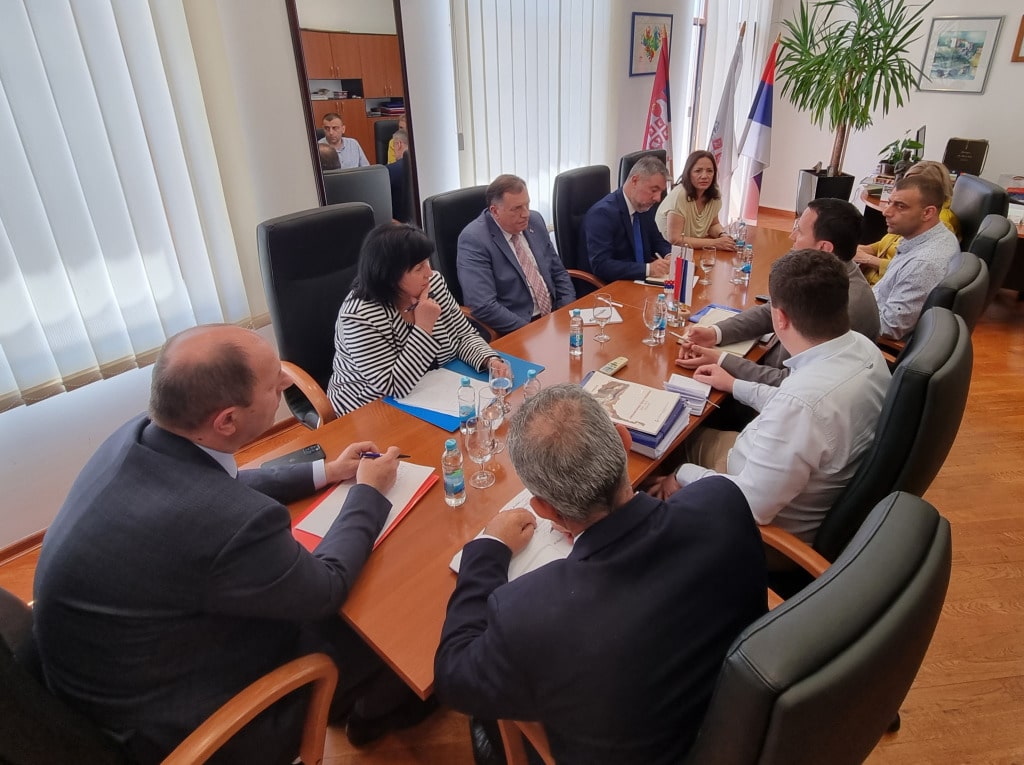 Састанак Ћурића и Додика – Настављају се све започете инвестиције, приоритет путна инфраструктура