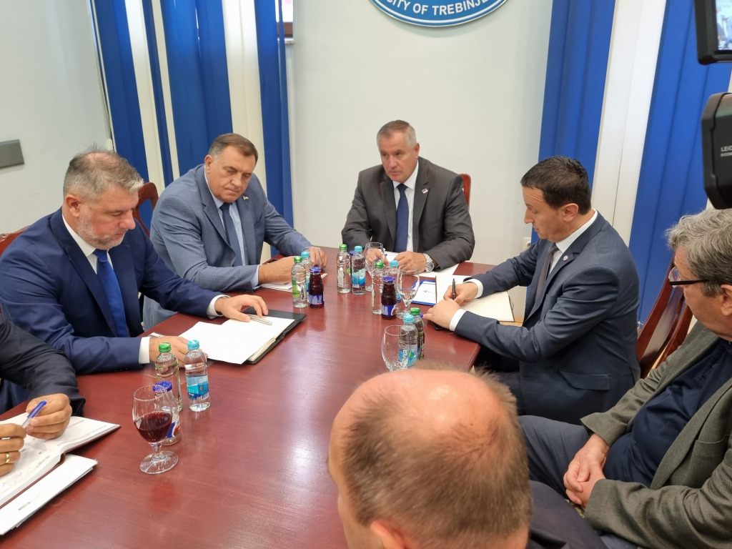 Ћурић, Вишковић, Додик – Све спремно за изградњу нове болнице, припремни радови почињу у септембру