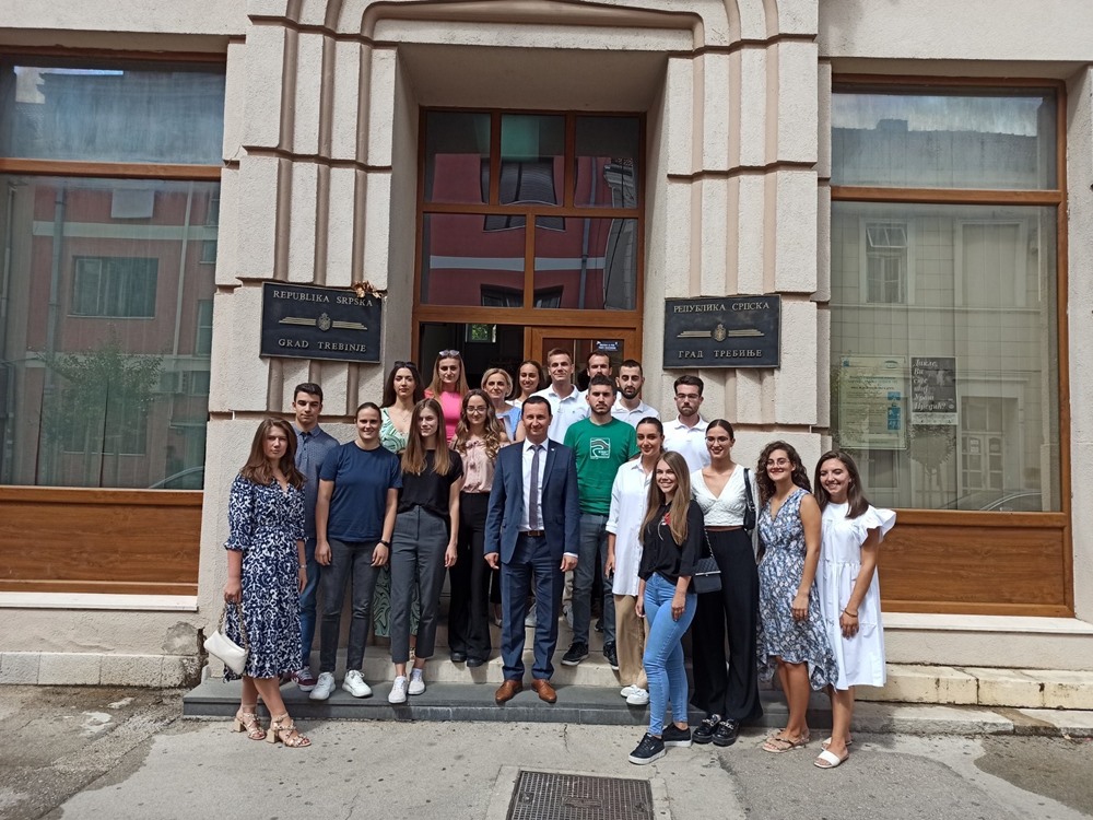 Најбољи студенти из нашег града на пријему код градоначелника Ћурића