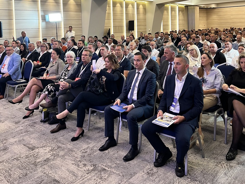 Ћурић учесник конференцијe о јачању улоге мјесних заједница