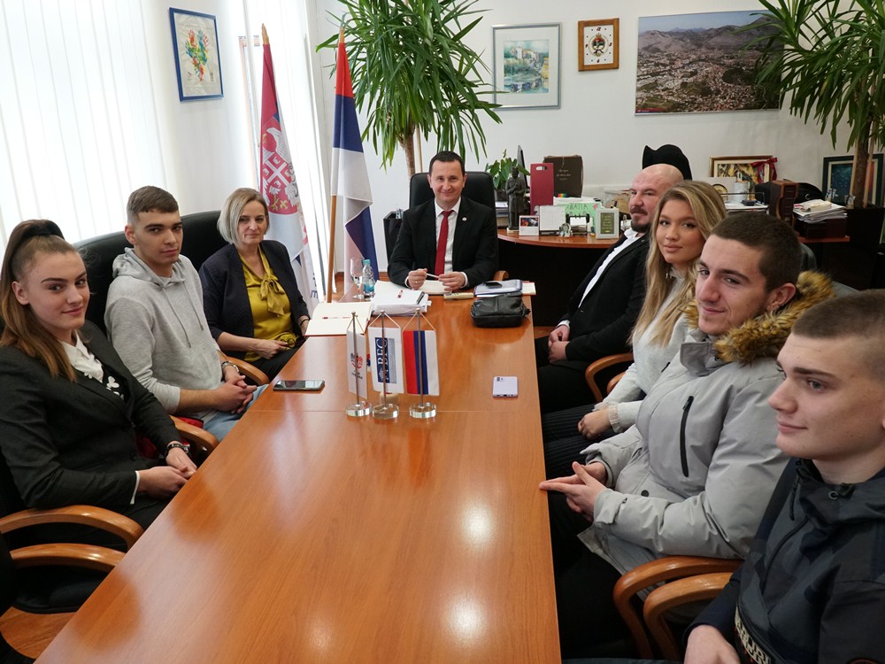 Ћурић угостио ученике који ће обављати праксу у Италији