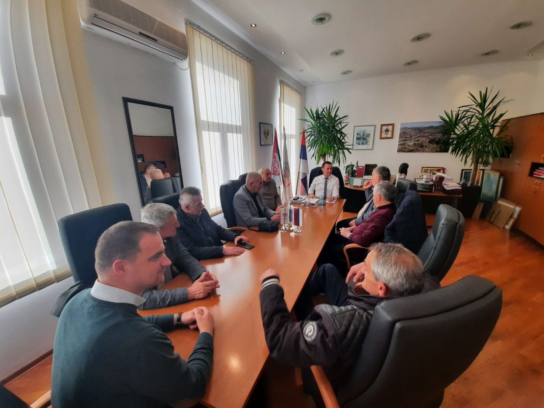 Ћурић разговарао са представницима Удружење логораша регије Требиње и Организације старјешина ВРС