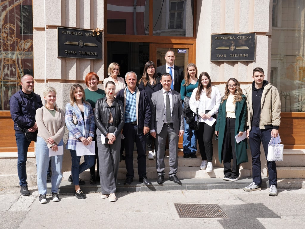 Град Требиње стипендира успјешне студенте и ђаке генерације