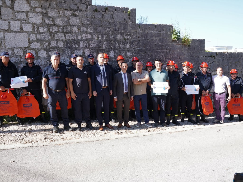 Требињски ватрогасци добили нову опрему – спремни за противпожарну сезону