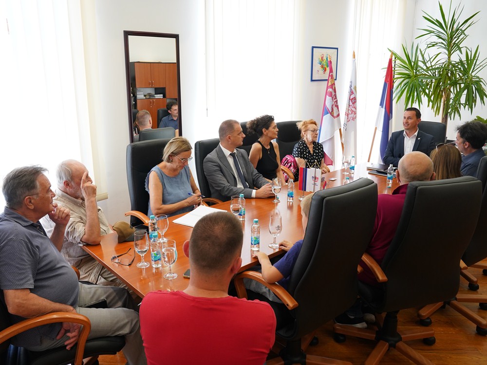 Учесници Фестивала филма на пријему код градоначелника