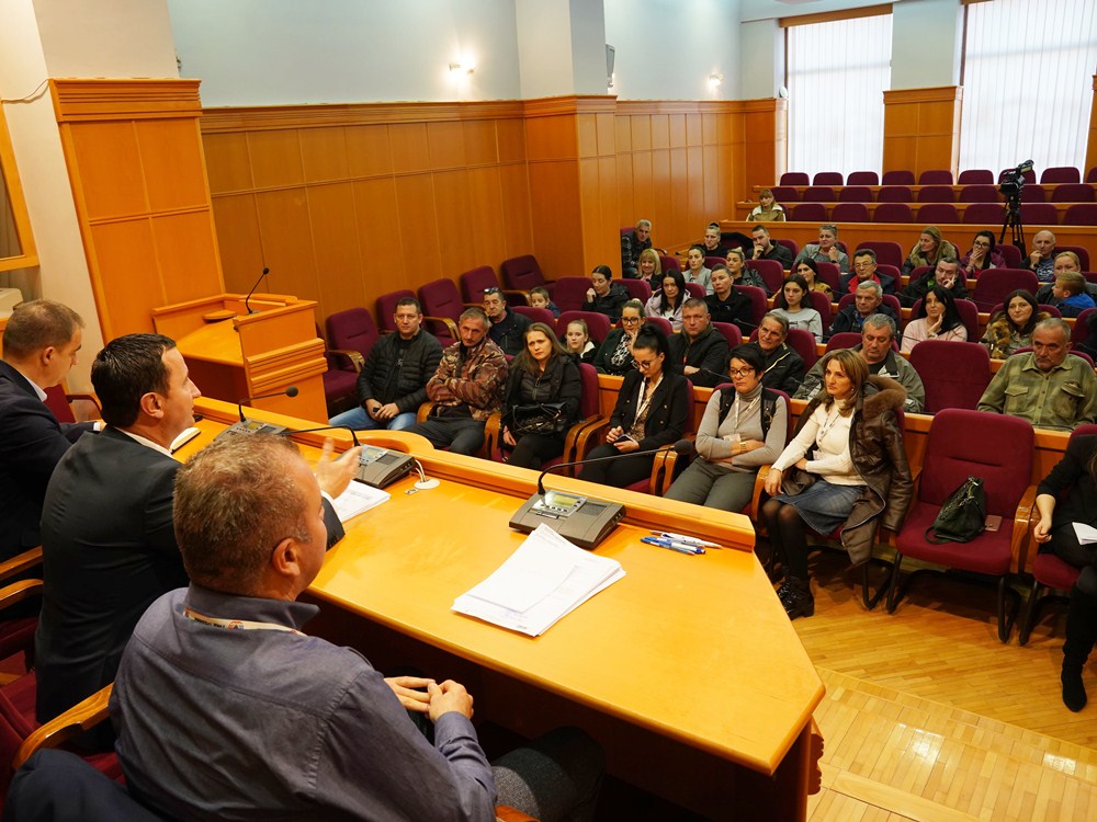 Podrška Grada i ove godine: Za 120 djece iz ruralnog područja 90.000 KM