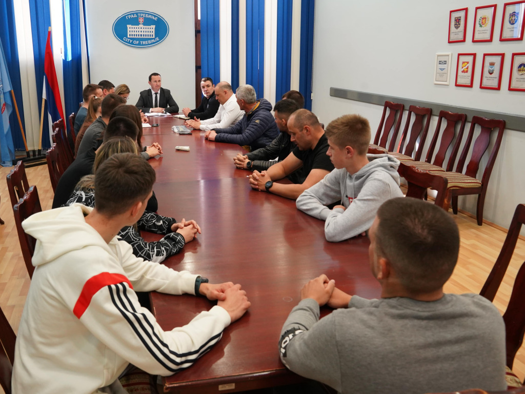 Најбољи бициклисти Српске и региона на пријему код градоначелника