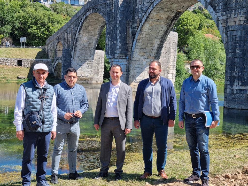 Пројекат који ће дати другу слику граду: Ускоро завршетак освјетљења требињских мостова