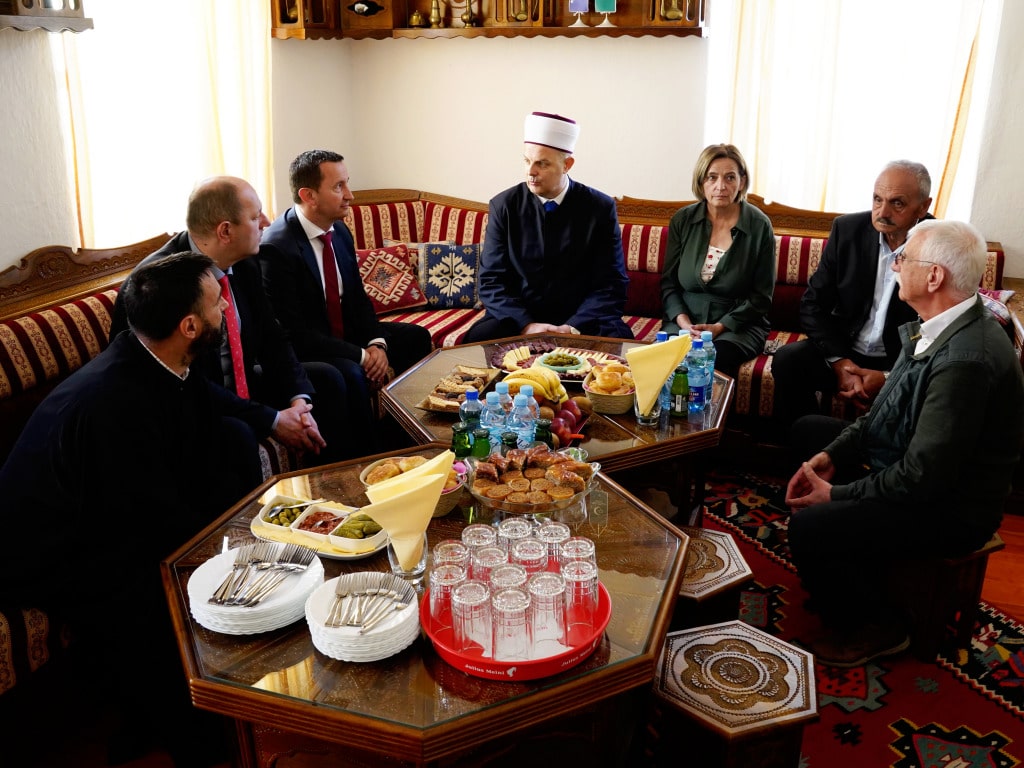 Градоначелник Ћурић на пријему поводом Бајрама: Градити заједничку будућност