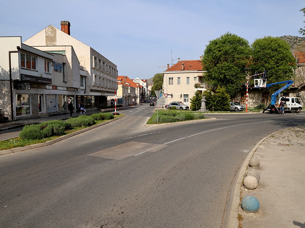 Obavještenje o privremenoj izmjeni saobraćaja zbog izgradnje kružnog toka kod Kamenog mosta