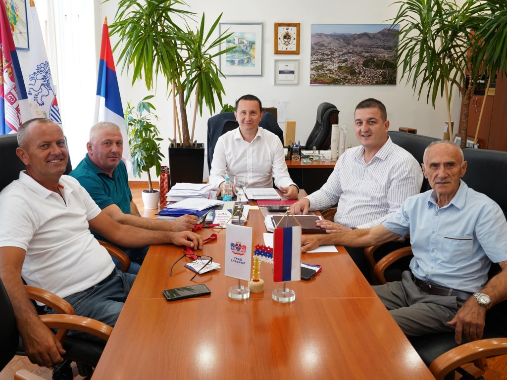 Ћурић са представницима црквених одбора са Зубаца: Приоритет асфалтирање пута до Манaстира Светог Ђорђа