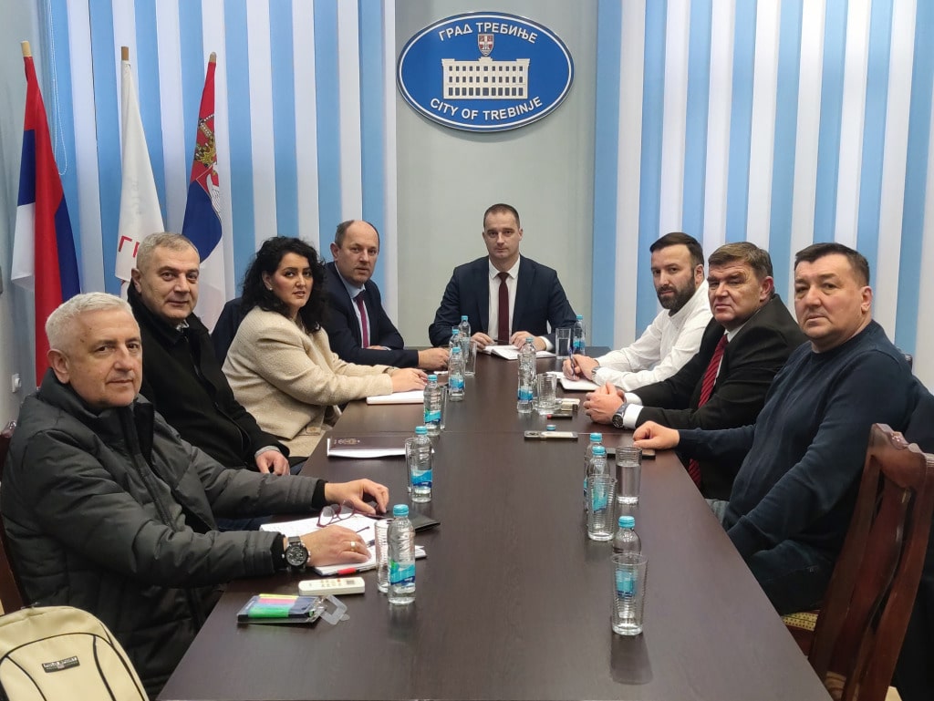 Skupštinska većina osudila brutalan napad na Trebinjca