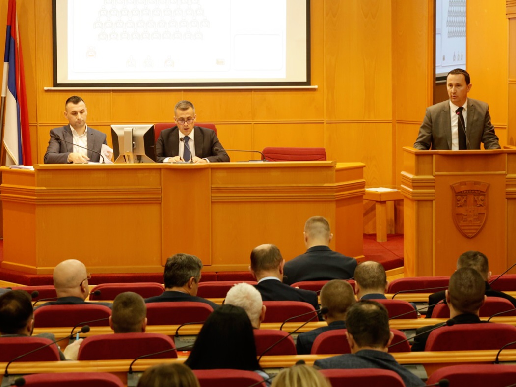 Одржана сједница Скупштине града: Светосавска награда за осам просвјетних радника