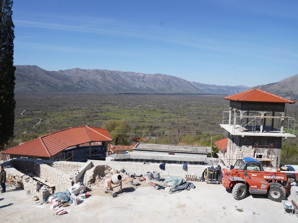Gradonačelnik Ćurić obišao radove na izgradnji Duhovnog centra u Mrkonjićima – Faza II