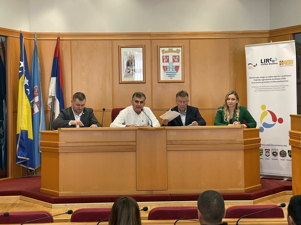 Представљен Јавни позив за запошљавање нових радника и обуке стручног особља